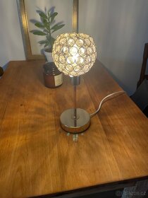 Elegantní stolní lampa - 4