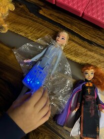 Hasbro Frozen II Elsa a Anna - 4