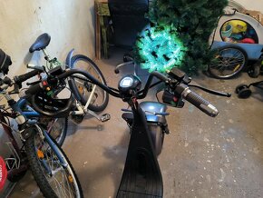 Elektrická koloběžka EcoWheel GR7 12Ah 1000W - šedá - 4