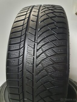 4x ZÁNOVNÍ 215/45 R18 Zimní pneu Kumho Wintercraft WP72 - 4