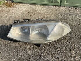 Přední světla na Renault Megane II (2002-2005) - 4