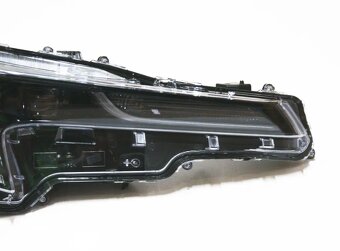 Pravé přední světlo OEM Toyota Corolla E210 - 4