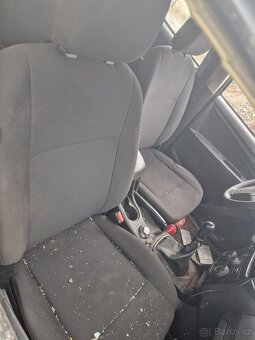 Rozprodam Isuzu D-max 2.5 120kw biturbo 2013 - 4