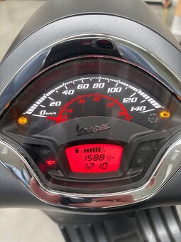 Vespa 300 GTS Super - 4