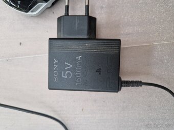 PSP v dobrém stavu + kryt + adaptér + hry - 4