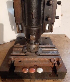 Vřetenový lis - 4