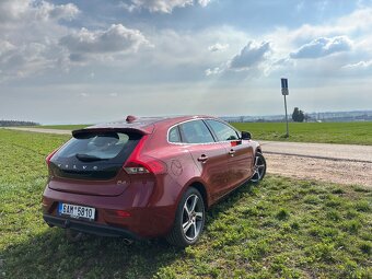 Volvo V40 D4 2.0L 140kW momentum - 4