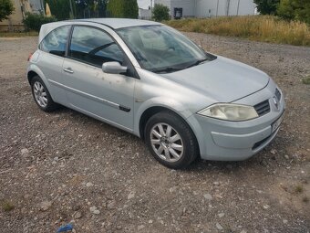 Renault Megane 1,6 i . 3dv - 4