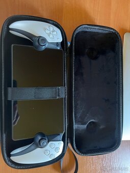 PlayStation portal (jako nový v záruce) + tvrzené sklo - 4