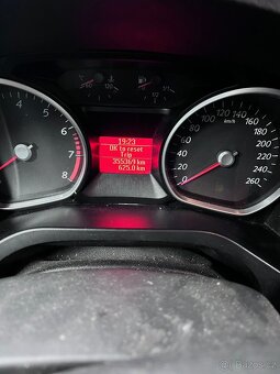 Prodám Ford Galaxy II 2,0 107kW benzín r.v. 2008 - 4