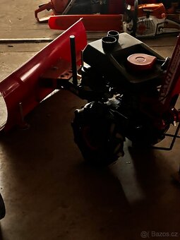 Vari traktůrek s radlici - 4