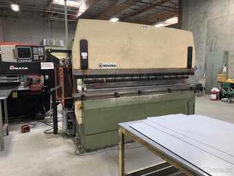Plazmový stůl ESAB Saber DXG 5000 CNC 14' x 56' - 2x řezac - 4