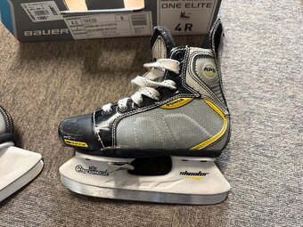 dětské brusle s pohyblivou špičkou BAUER EUR 37,5, US 5 - 4