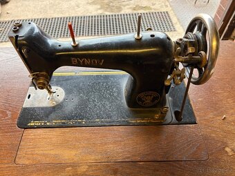 Šicí stroj Bynov - 4