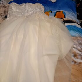 Svatebňi šaty a zavoj - 4
