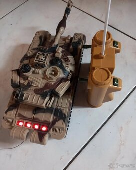 RC TANK 1:24 - 4