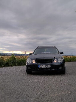 Prodám Mercedes Benz W211 kombi 270cdi rok výroby 2003 - 4