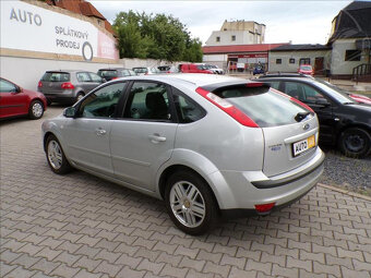 Ford Focus 1,6 i16V GHIA,KLIMA-HNED ODJÍŽDÍTE - 4