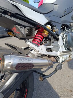 BMW f 900 R - 4