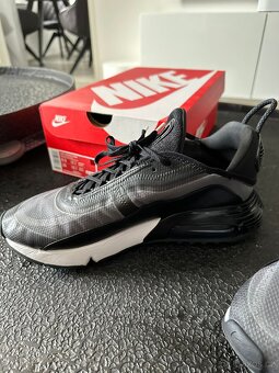 Nike AirMax 2090 - 4