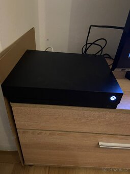 Prodej - XBOX ONE X 1TB - 4