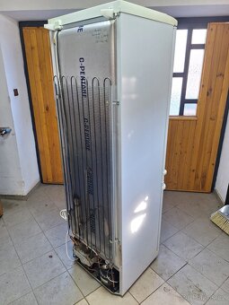 Lednička s mrazničkou - 4