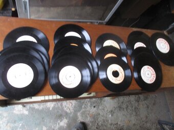 Retro rádio gramofon - 4