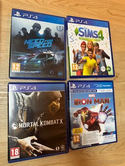 PS4 Pro 1 TB + 2 x ovladač + Komplet VR - 4