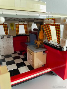 LEGO Creator: Volkswagen T1 Camper Van - 4