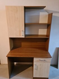 Psací stůl,skříňka s akváriem a rohová police. - 4