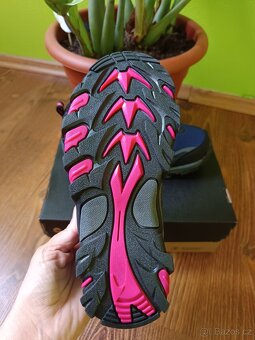 Nové Hi-Tec Blackout low, velikost 33 - 4