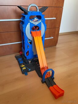 Hot Wheels City Mega garáž - top stav - 4