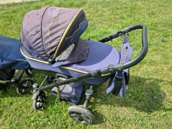 Dětský kočárek JASMINE 2x + autosedačka + síťka proti hmyzu - 4