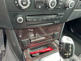 Bmw e60 e61 dekor tmavy bambus - 4