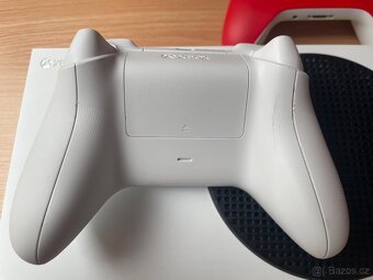 Xbox Series S + 2 ovladače - 4