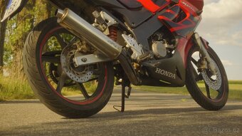 HONDA CBR125r 2005 - 4
