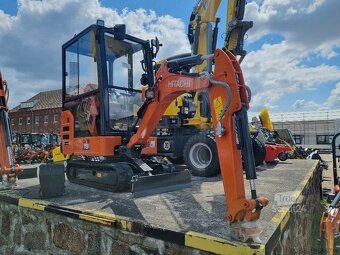 HITACHI ZX19-6 - 4
