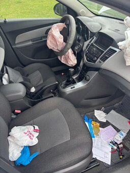 Chevrolet cruze na nahradní díly - 4