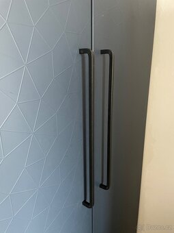 Krásná IKEA Pax 200x35x236cm s dvermi s panty - 4
