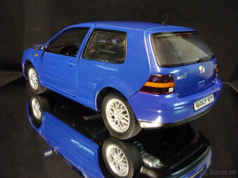 Volkswagen Golf GTI 1,9 TDI VW Revell 1/18 - 4