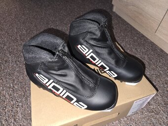 Bezky 120 cm, boty 33 a hulky 100 cm - 4