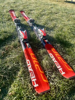 Lyže HEAD C210 s ladícími hůlkami zdarma TOP STAV - 4