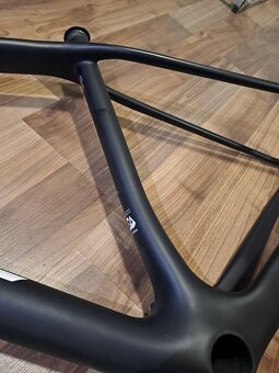 NOVÝ lehký karbonový rám Felt ve velikosti M a XL / 29er / b - 4
