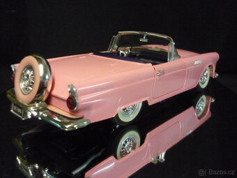Ford Thunderbird Revell 1/18 - 4