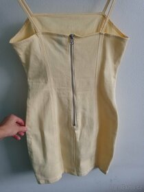 Pouzdrové elastické šaty - 4