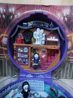 Polly Pocket Sběratelský Playset The Addams Family Compact - 4