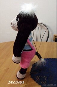 OSLÍK V RŮŽOVÝCH KRAŤASECH 43 cm - 4