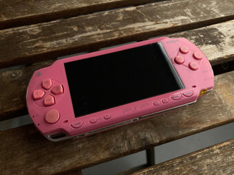 PSP v ružové barvě PSP v ružové barvě - 4