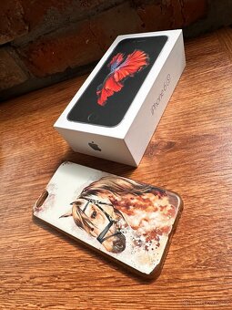 iPhone 6S 128 GB stříbrný, včetně dvou obalů - 4