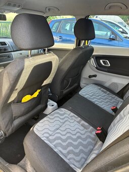 PRONÁJEM AUTA NA ROZVOZ ŠKODA FABIA 2 - 4
